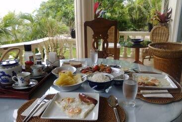 تختخواب و صبحانه The Wilsons Shangrila