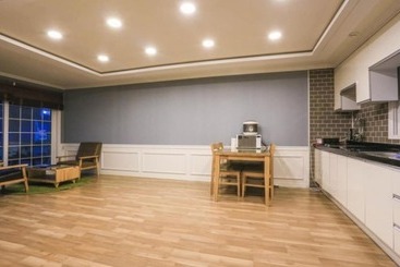 Cheongju Okhwayongsojelpyeong Pension