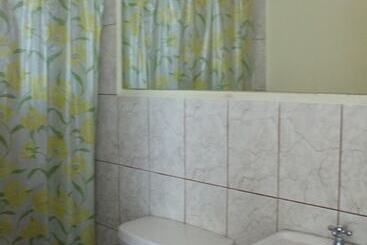 Hostal Shalom