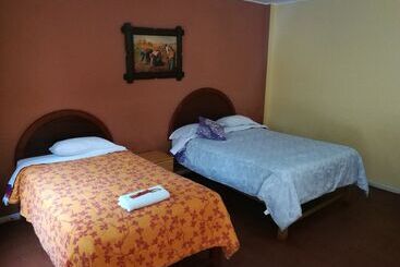 Hostal Shalom