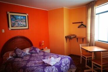 Hostal Shalom