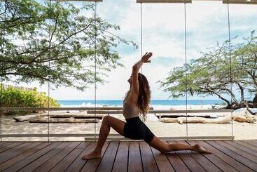 هتل 99 Surf Lodge