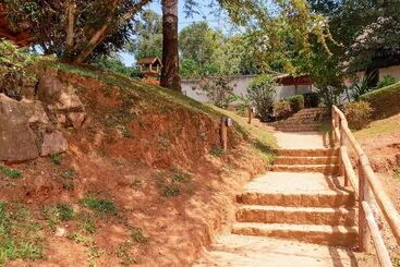 هتل Banda Lodge