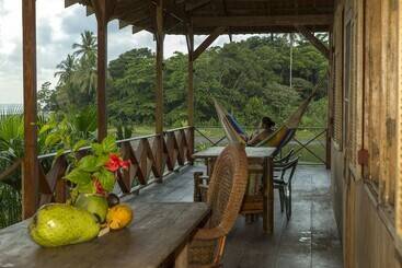 هتل Casa Grande Ecolodge At Pacuare Reserve