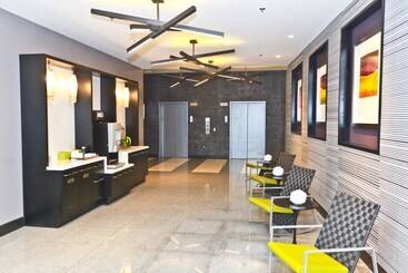 هتل Heaven On Midtown Fully Furnished Apts
