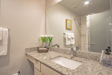 هتل Heaven On Midtown Fully Furnished Apts