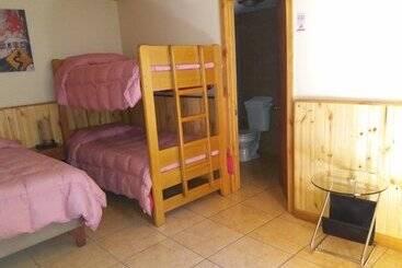 هتل Hostal Balmaceda La Serena