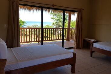 هتل Las Palmeras Beach
