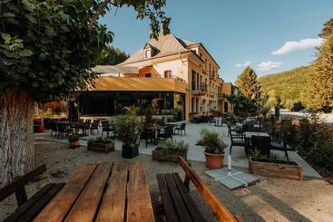 هتل Restaurant Le Cigalon
