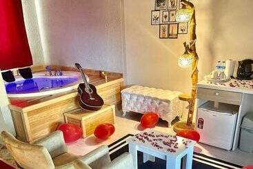 Kirkpinar Otantik Otel