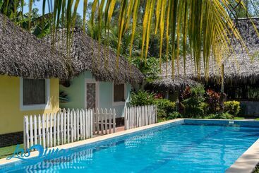 هاستل Las Dunas Surf Resort