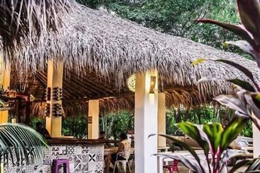 هاستل Las Dunas Surf Resort