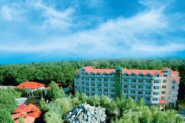 استراحتگاه Atlant Holiday Village