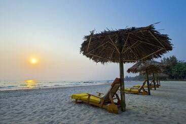 Seasons Hotels And Resort  Ngapali