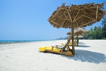 Seasons Hotels And Resort  Ngapali