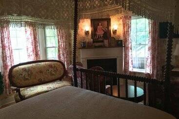 تختخواب و صبحانه Annie Wiggins Guest House