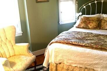 تختخواب و صبحانه Annie Wiggins Guest House