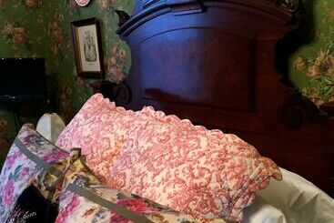 تختخواب و صبحانه Annie Wiggins Guest House