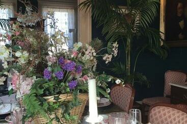 تختخواب و صبحانه Annie Wiggins Guest House