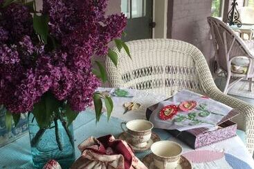 تختخواب و صبحانه Annie Wiggins Guest House