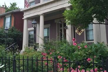 تختخواب و صبحانه Annie Wiggins Guest House