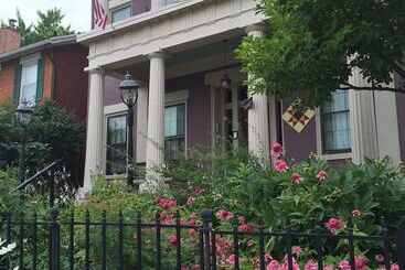 تختخواب و صبحانه Annie Wiggins Guest House