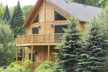 Cabins On Maple River