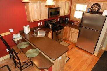 Cabins On Maple River