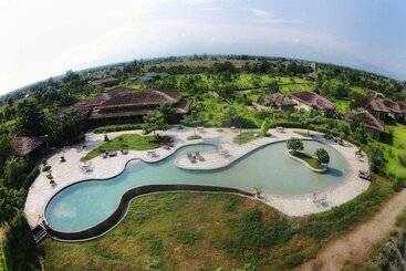 هتل Barahi Jungle Lodge