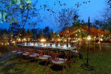 هتل Barahi Jungle Lodge