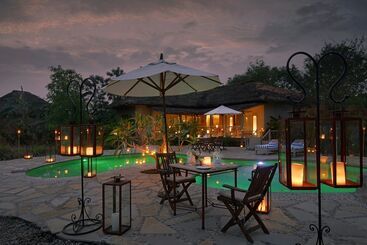 هتل Barahi Jungle Lodge