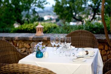 هتل Casa Font I Roig