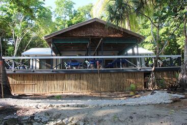 هتل Evis Resort