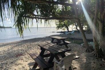 هتل Fare Oviri Lodge