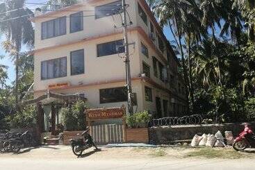 هتل Kyaw Myanmar