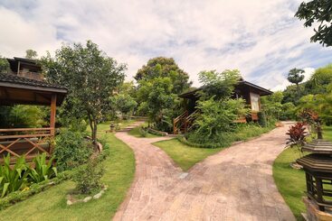 هتل Popa Garden Resort