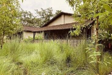 هتل Sarang Wildlife Sanctuary