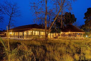 هتل Sarang Wildlife Sanctuary
