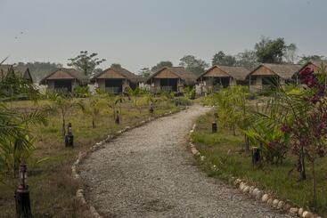 هتل Sarang Wildlife Sanctuary