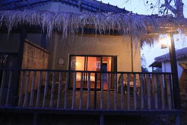 هتل Sarang Wildlife Sanctuary