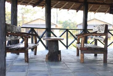 هتل Sarang Wildlife Sanctuary