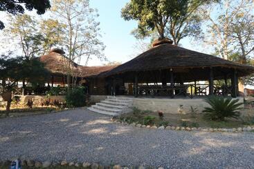 هتل Sarang Wildlife Sanctuary