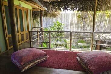 پانسیون La Maison Eco House & Rooms