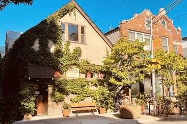 Ray S Bucktown B&b
