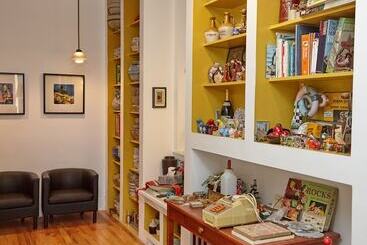 Ray S Bucktown B&b