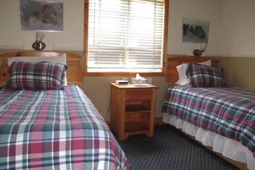 Salmon Pool Inn