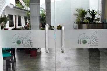 هاستل Jungle House By Explorama