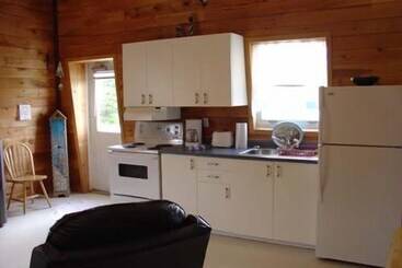 Baywatch Lighthouse Cottages & Motel