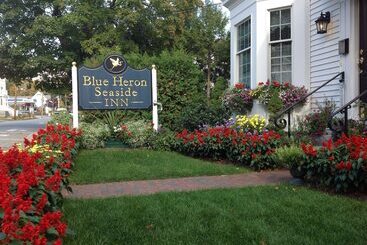 تختخواب و صبحانه Blue Heron Seaside Inn