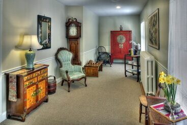 تختخواب و صبحانه Blue Heron Seaside Inn
